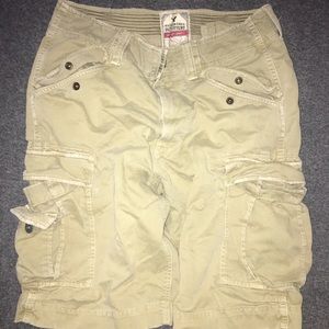 American Eagle Tan Cargo shorts. Men’s 33 waist